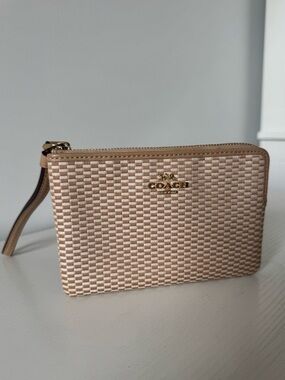 Coach Legacy Jacquard Wristlet Tan/White Checked Leather Strap